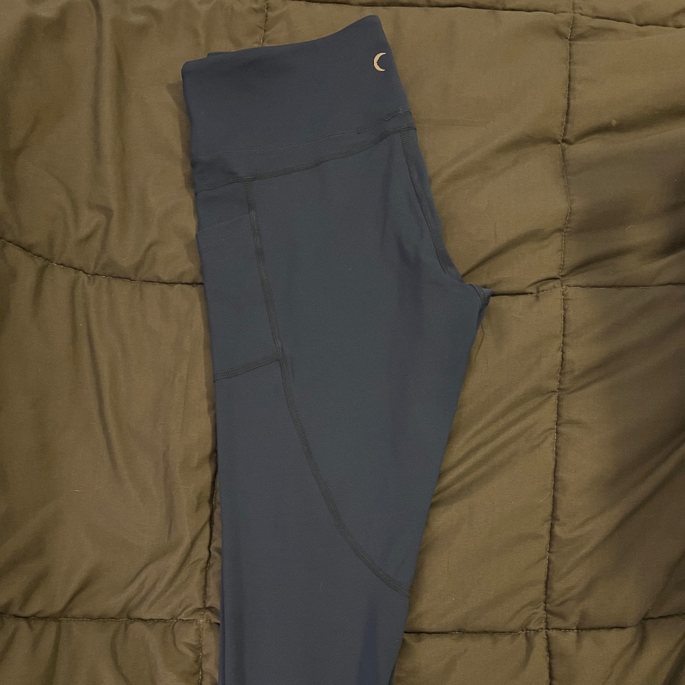 Zyia Capri Leggings